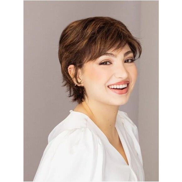 Raquel Welch Synthetic Short Layered Bright Coppery Brown W/ Dark Roots Wig EUC - Picture 9 of 10